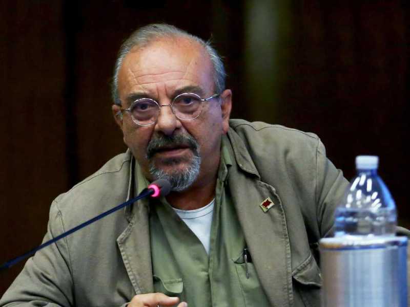 Vauro: “Mattarella non è più il garante della Costituzione, ecco perché” — NOTIZIE.COM